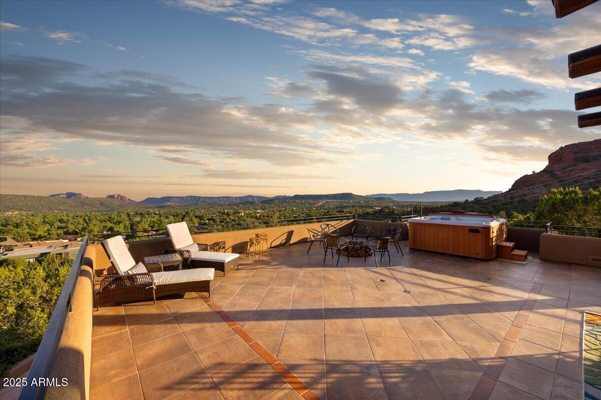 730-750 Rhapsody Road Sedona, AZ 86336 - Photo 12 of 63 081-Deck