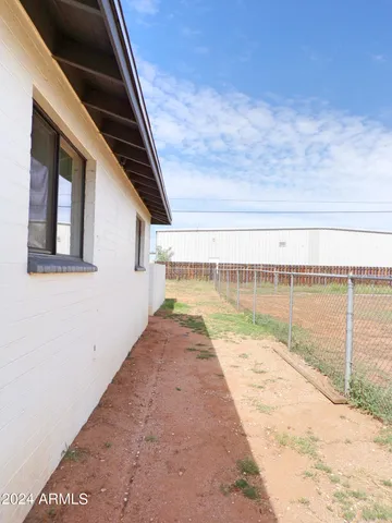 $995 | 307 1st Street, Unit B, Huachuca City, AZ 85616