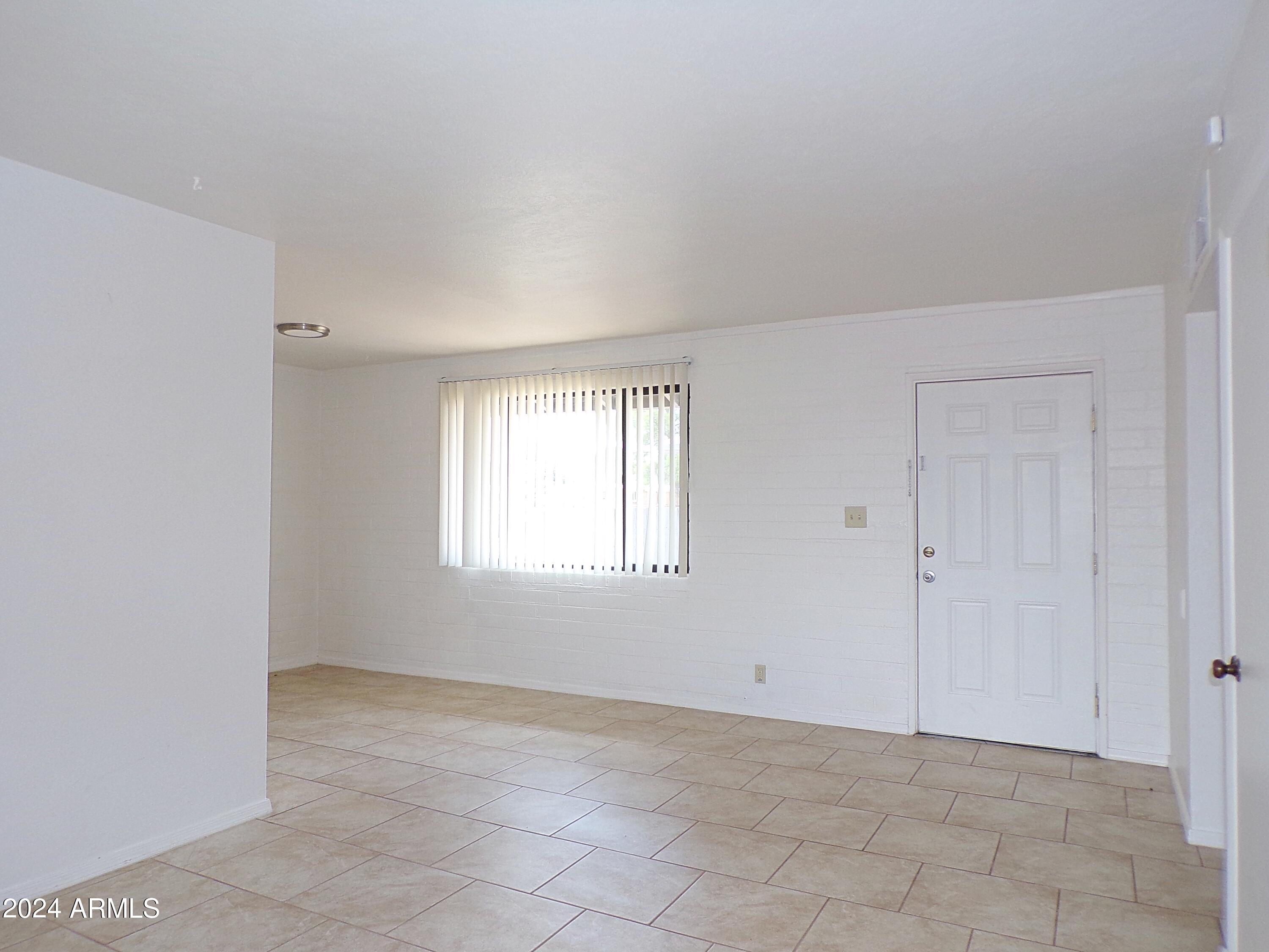 307 1st Street, Unit B Huachuca City, AZ 85616 - Photo 3 of 20 004