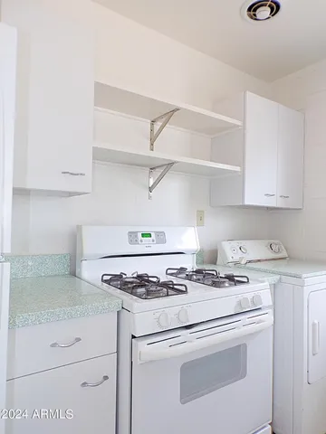 $995 | 307 1st Street, Unit B, Huachuca City, AZ 85616