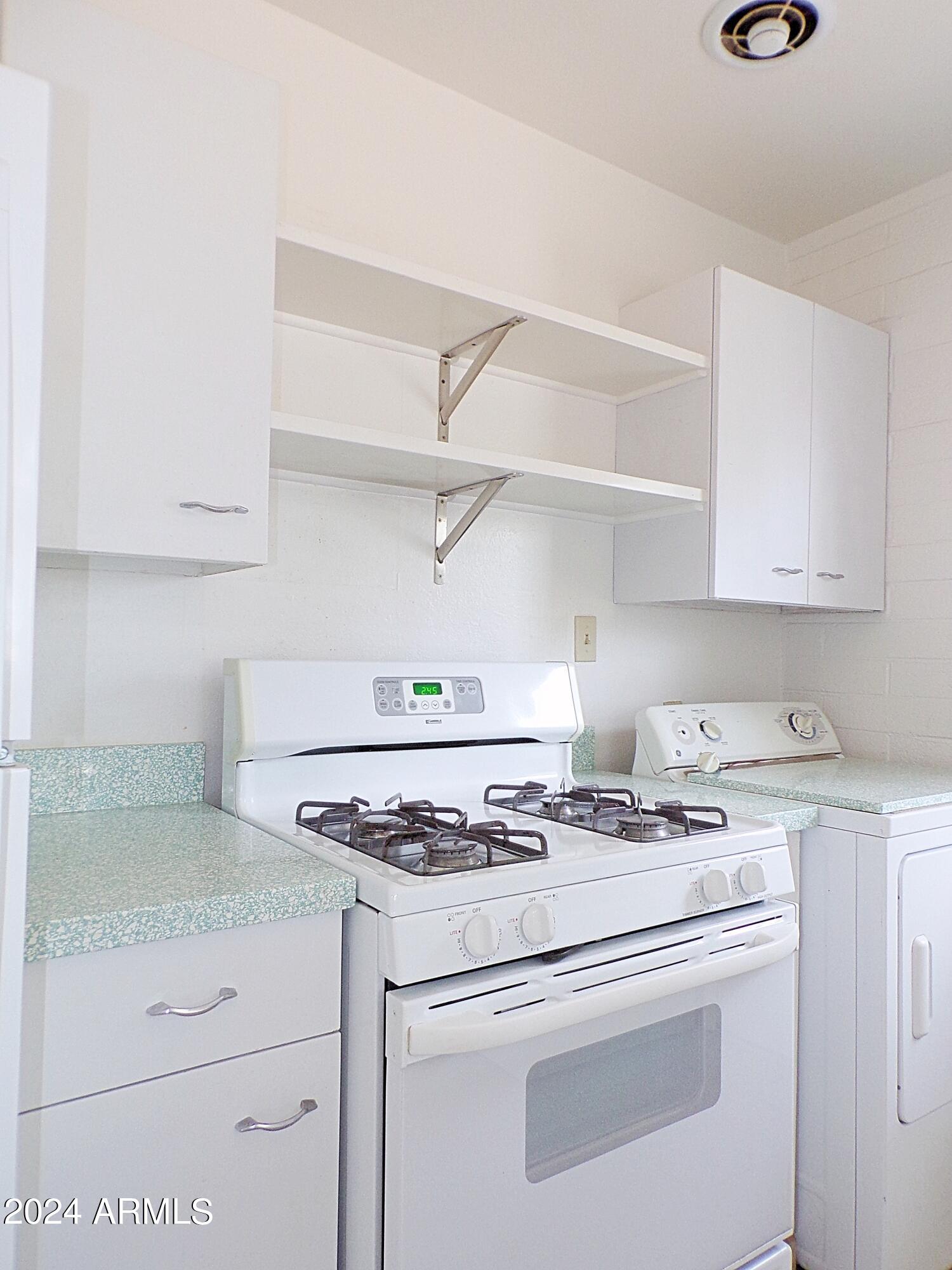 307 1st Street, Unit B Huachuca City, AZ 85616 - Photo 5 of 20 005