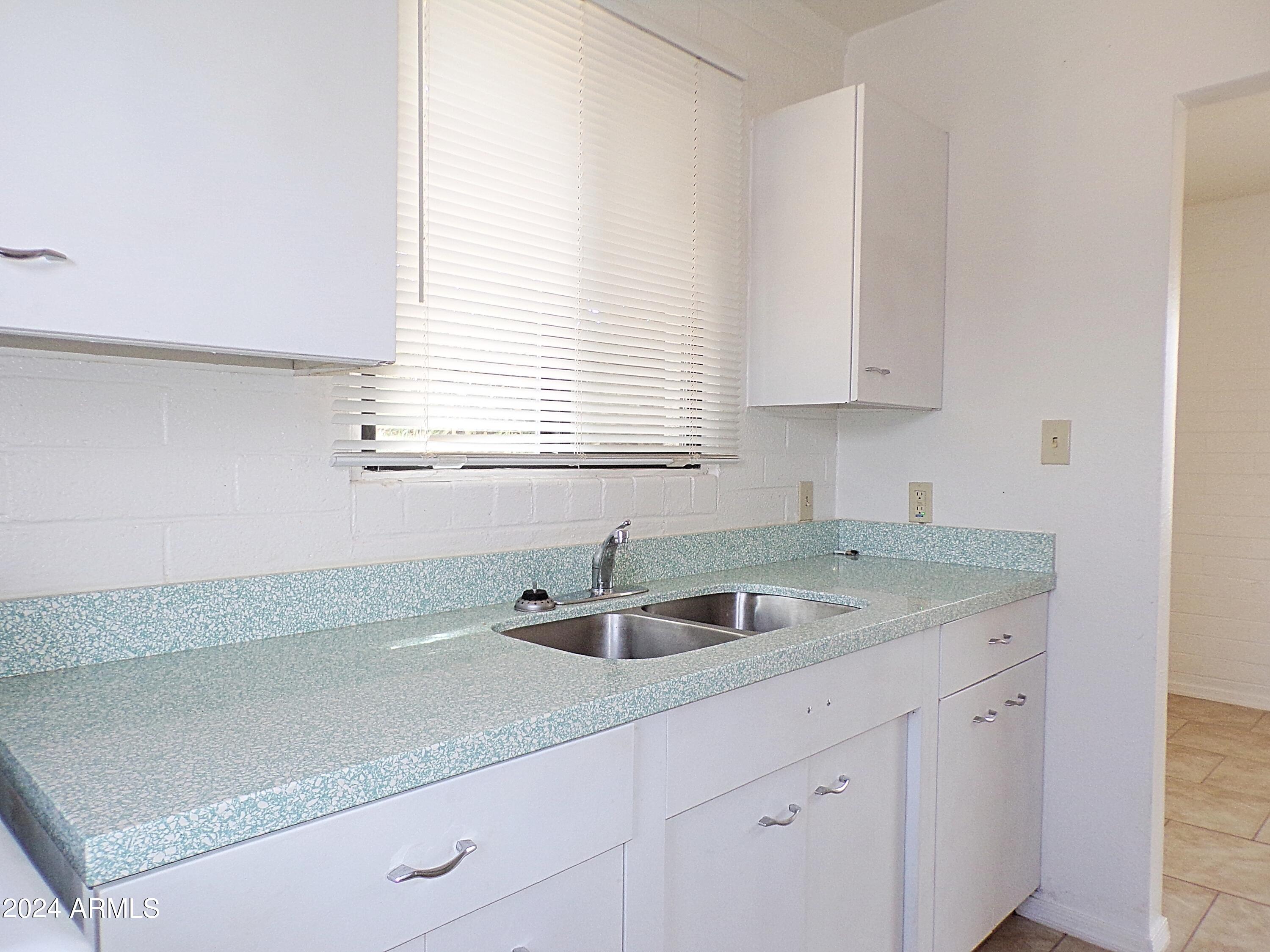 307 1st Street, Unit B Huachuca City, AZ 85616 - Photo 7 of 20 007