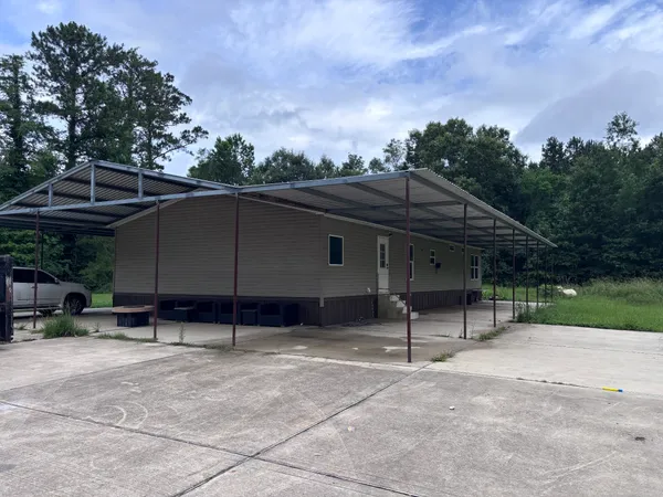 $1,795 | 20130 North Highway 146, Liberty, TX 77575