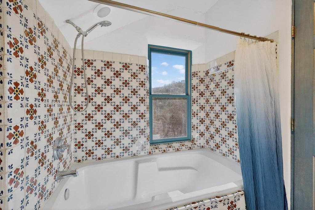 200 Ojo De La Vaca Road Santa Fe, NM 87508 - Photo 25 of 42 Primary bathroom