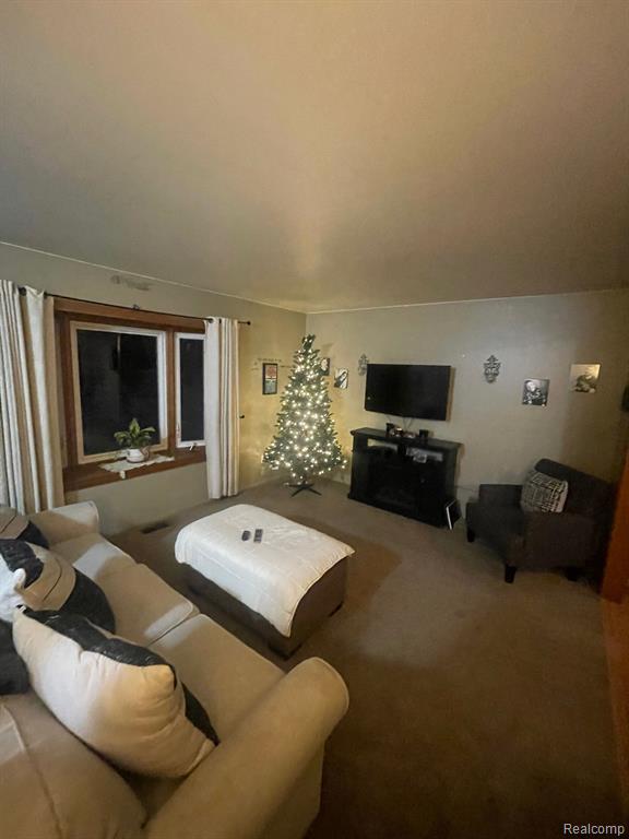 5277 Old Cove Road Clarkston, MI 48346 - Photo 4 of 26