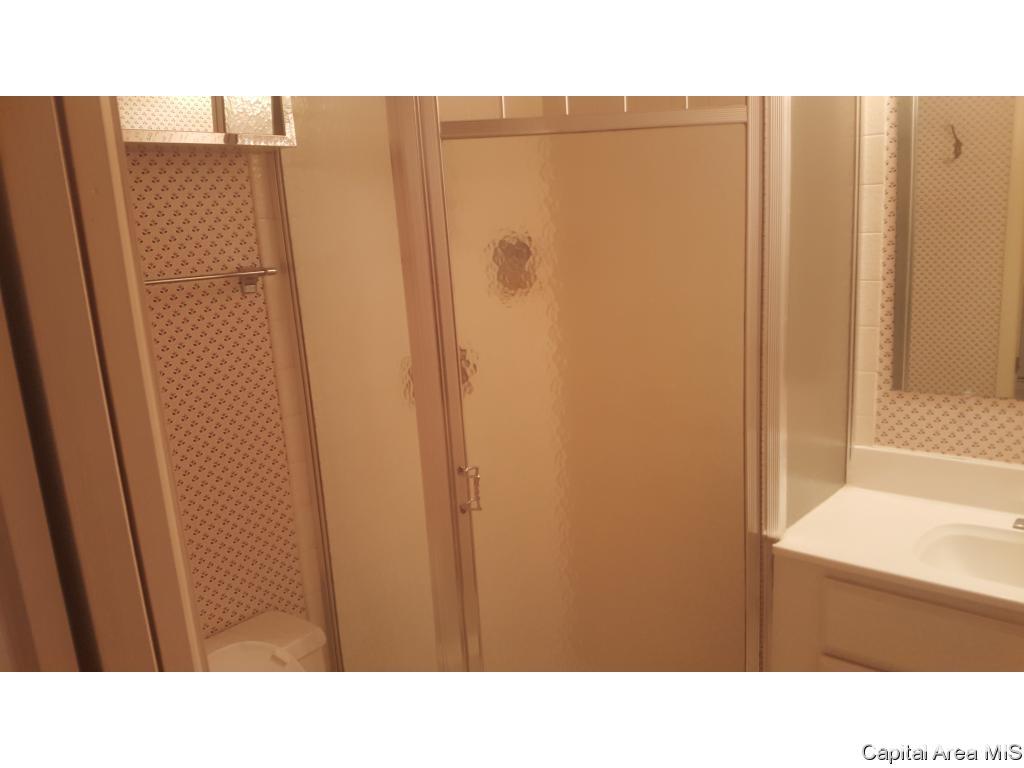 2143 Lindsay Road Springfield, IL 62704 - Photo 11 of 20