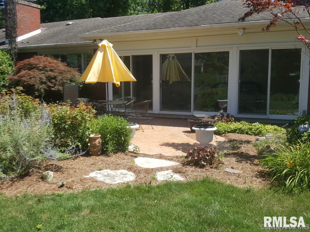 2143 Lindsay Road Springfield, IL 62704 - Photo 2 of 20