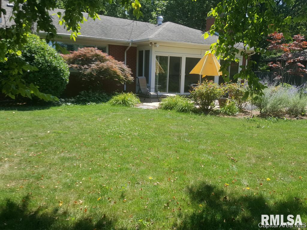 2143 Lindsay Road Springfield, IL 62704 - Photo 3 of 20