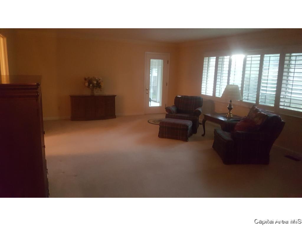 2143 Lindsay Road Springfield, IL 62704 - Photo 6 of 20