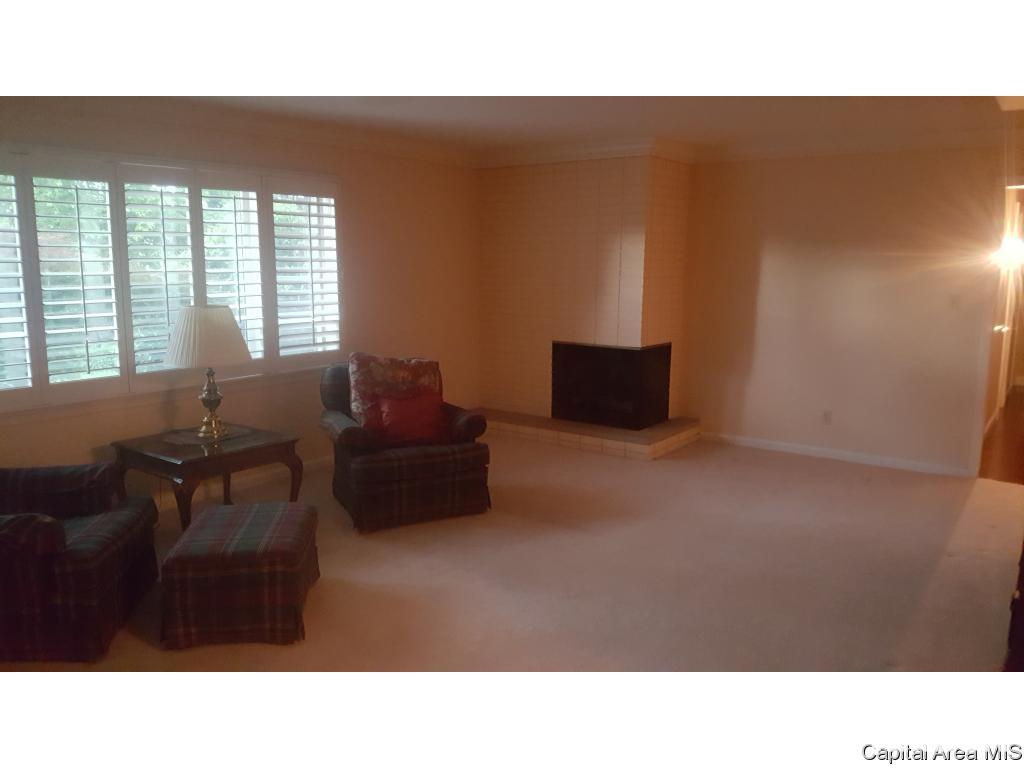 2143 Lindsay Road Springfield, IL 62704 - Photo 7 of 20