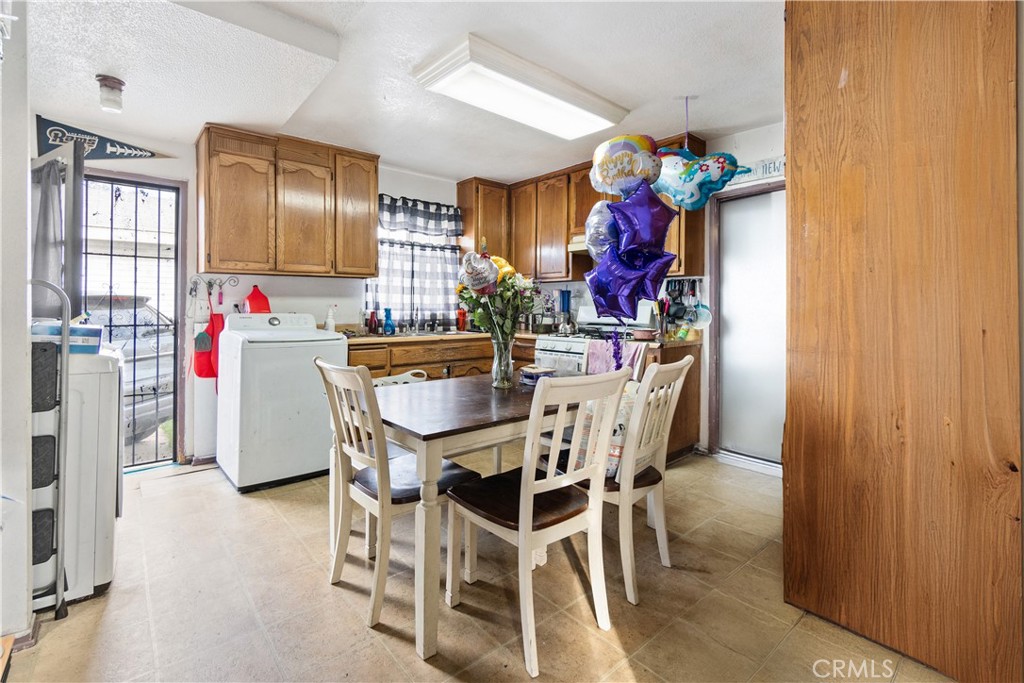 4505 Dunham Street Commerce, CA 90040 - Photo 5 of 19 DINNING ROOM
