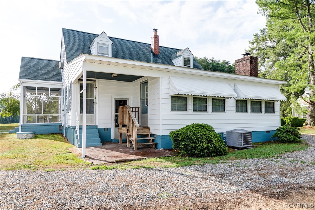 20404 Anderson Mill Road Beaverdam, VA 23015 - Photo 7 of 40 a view of a house with backyard