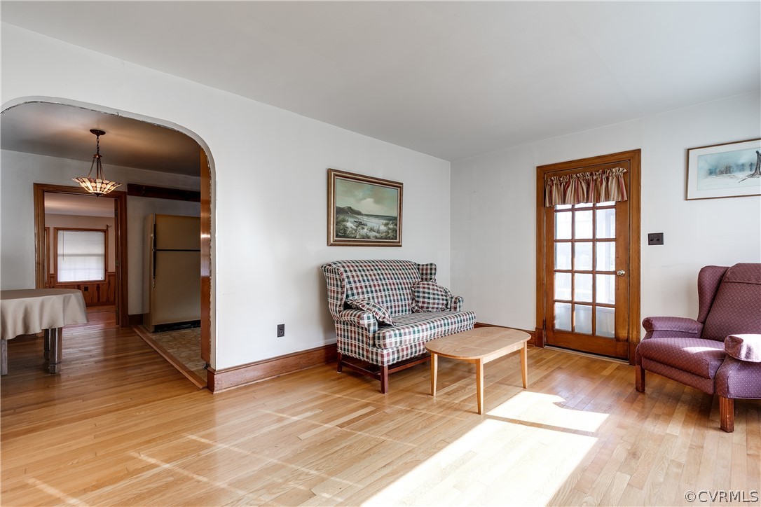 20404 Anderson Mill Road Beaverdam, VA 23015 - Photo 8 of 40 a living room with furniture and wooden floor