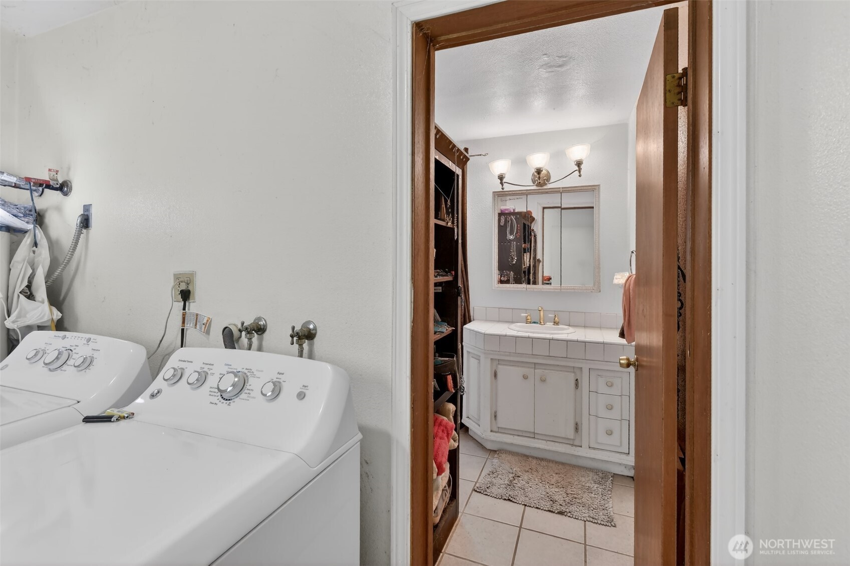 548 Lemmon Road Port Angeles, WA 98362 - Photo 11 of 18
