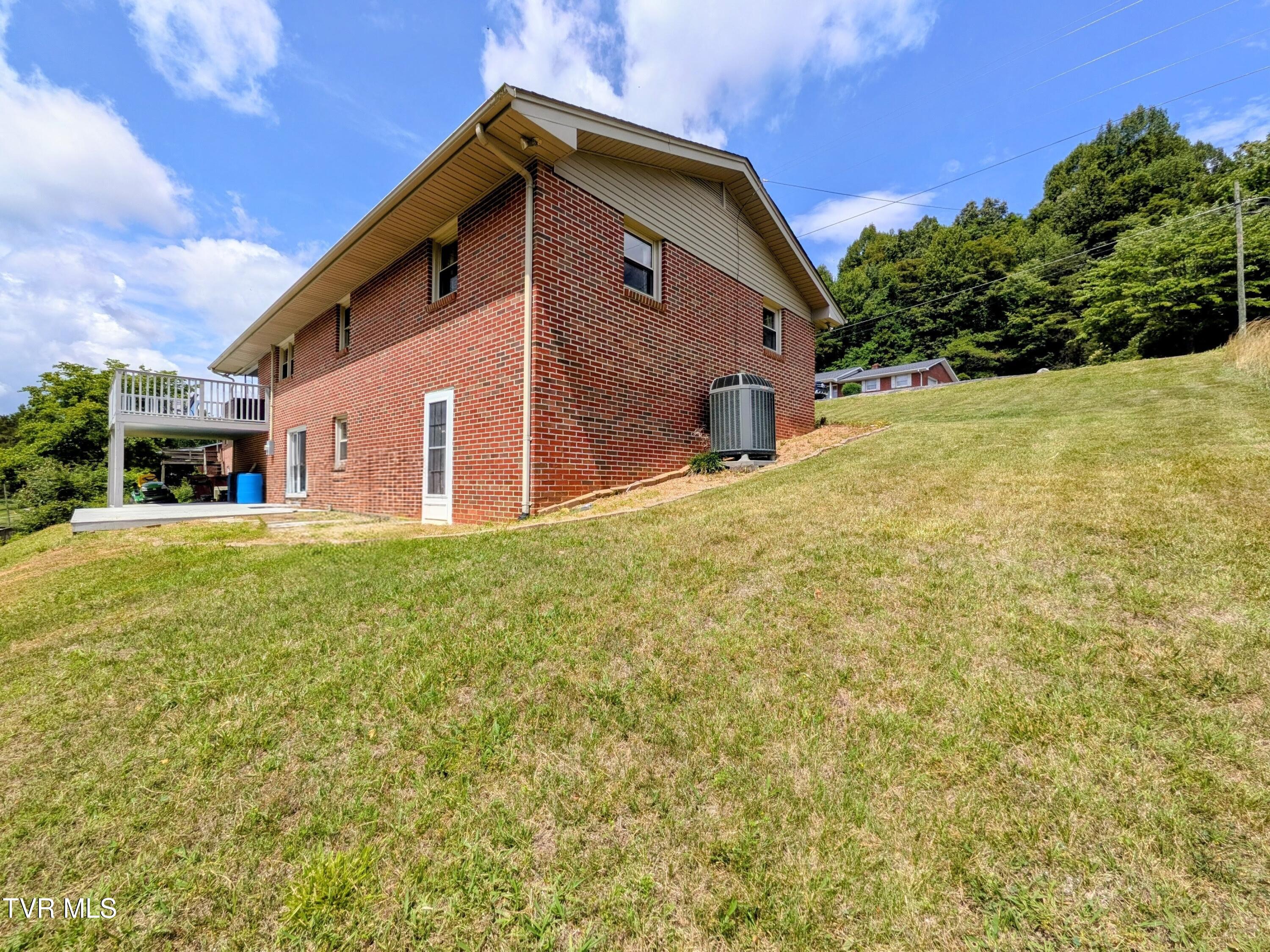 1129 Jackson Hollow Road Kingsport, TN 37663 - Photo 51 of 59 Backyard(12)