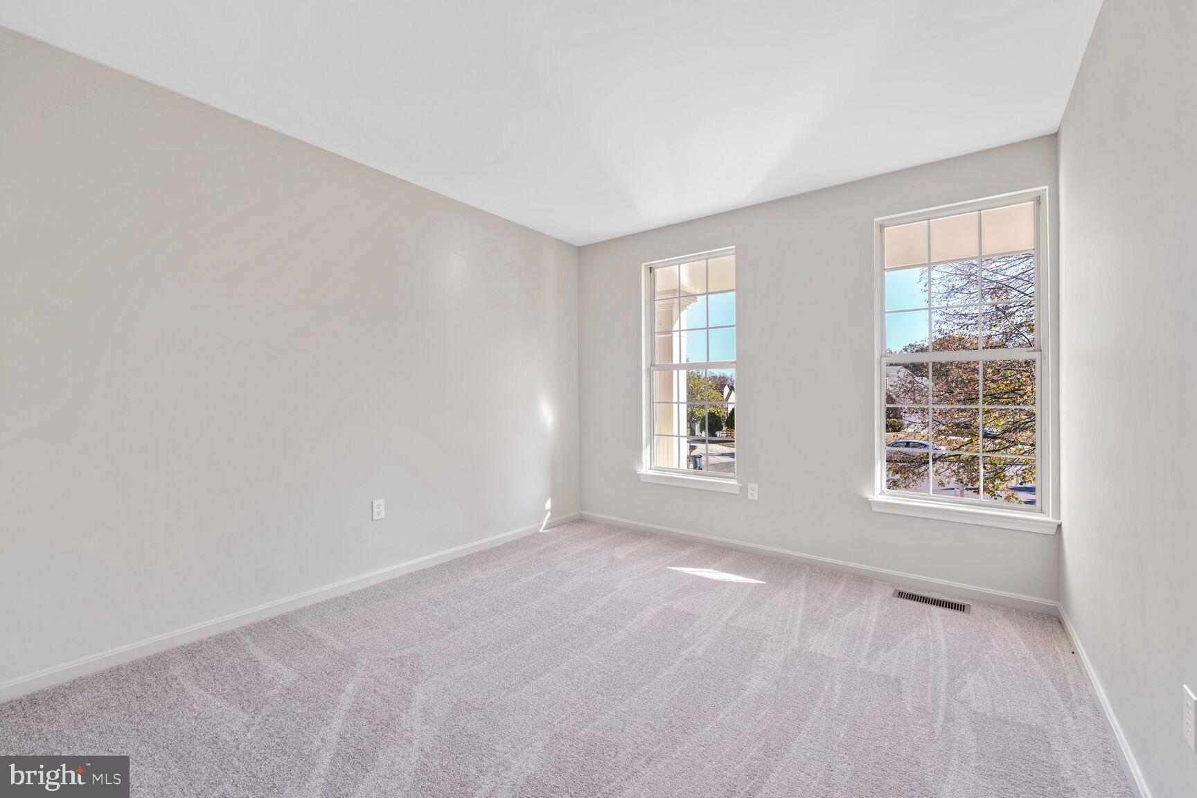 501 Dobbin Court Accokeek, MD 20607 - Photo 23 of 38 an empty room with a window