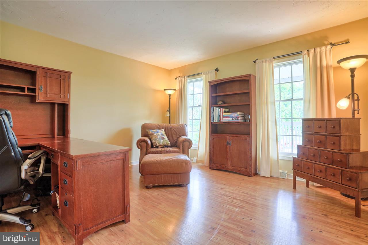 6470 Cabot Road Dover, PA 17315 - Photo 4 of 36