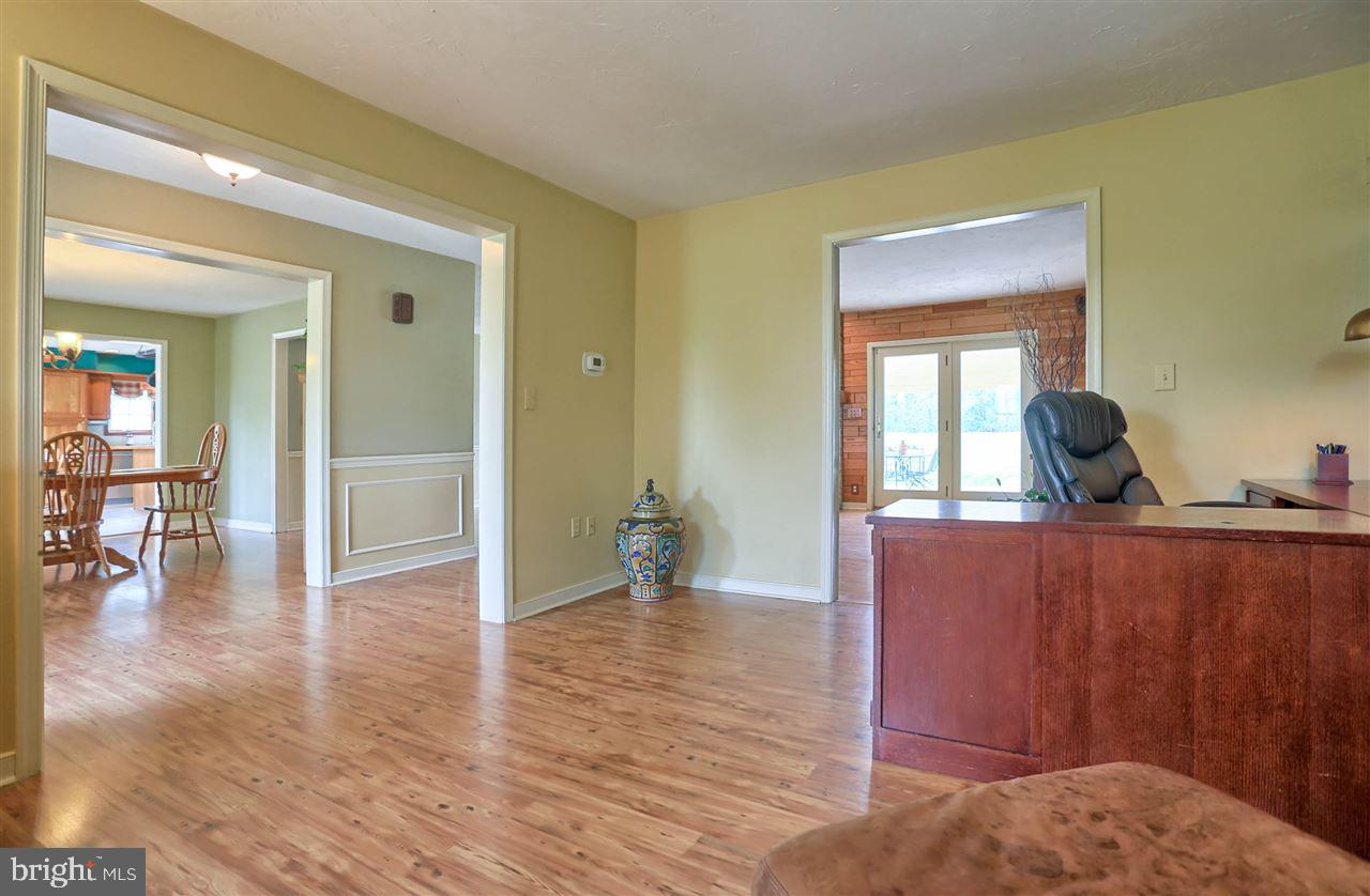 6470 Cabot Road Dover, PA 17315 - Photo 5 of 36