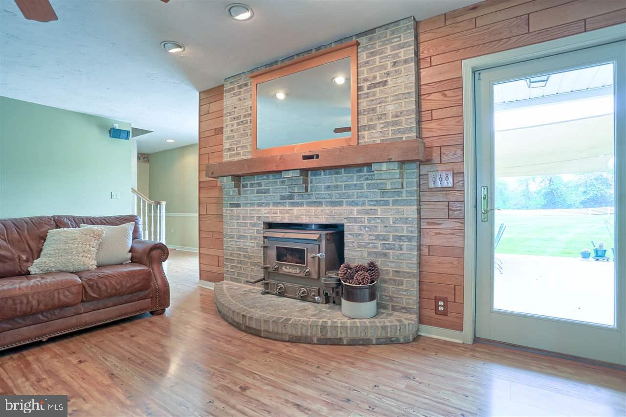 6470 Cabot Road Dover, PA 17315 - Photo 7 of 36