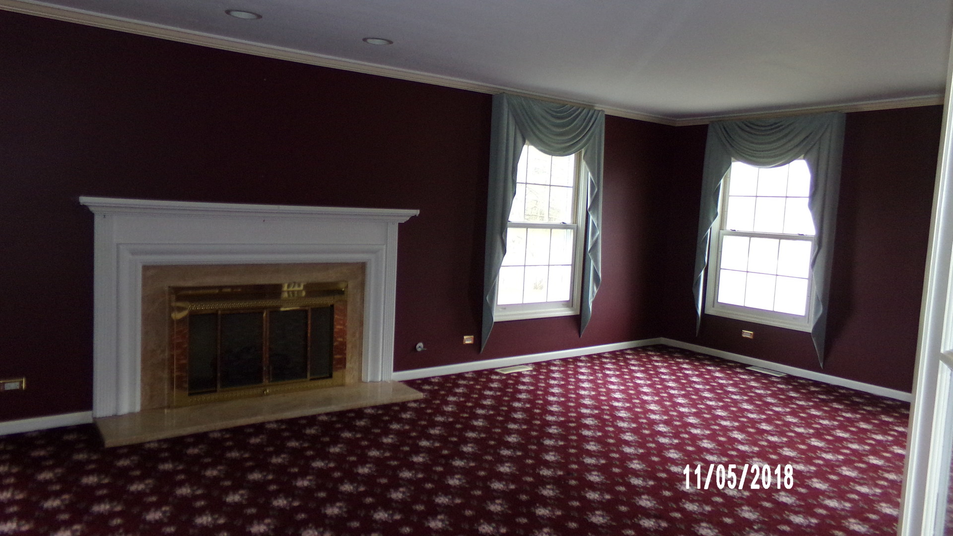 41 Spring Lane Barrington, IL 60010 - Photo 10 of 16 a view of a livingroom with entryway and window