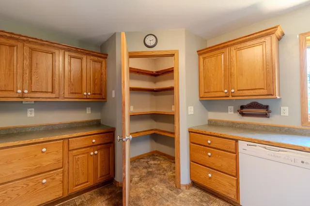 $475,000 | 27162 County Road 16, Hibbing, MN 55746