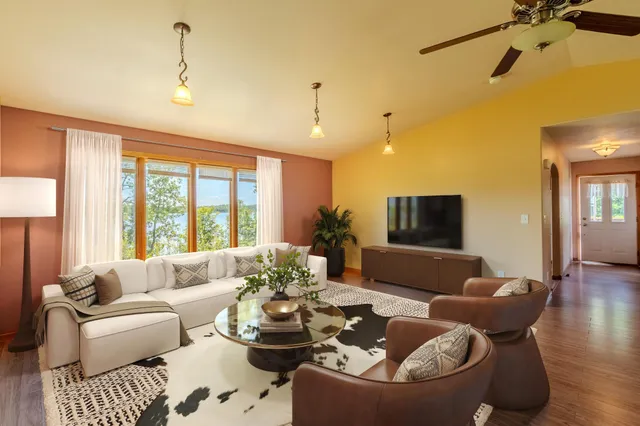 $475,000 | 27162 County Road 16, Hibbing, MN 55746