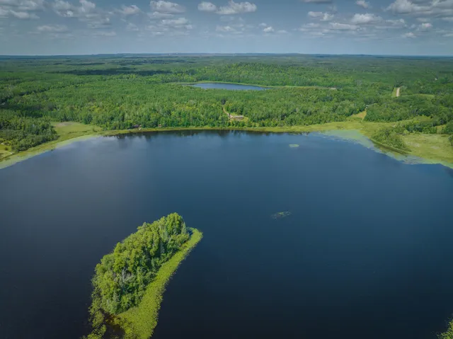 $475,000 | 27162 County Road 16, Hibbing, MN 55746