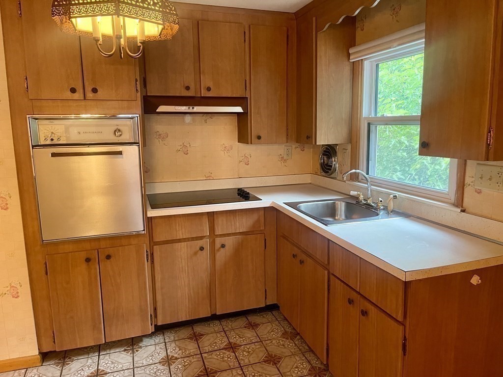 2 Blueview Road Boston, MA 02132 - Photo 7 of 17 Gallery Image 7