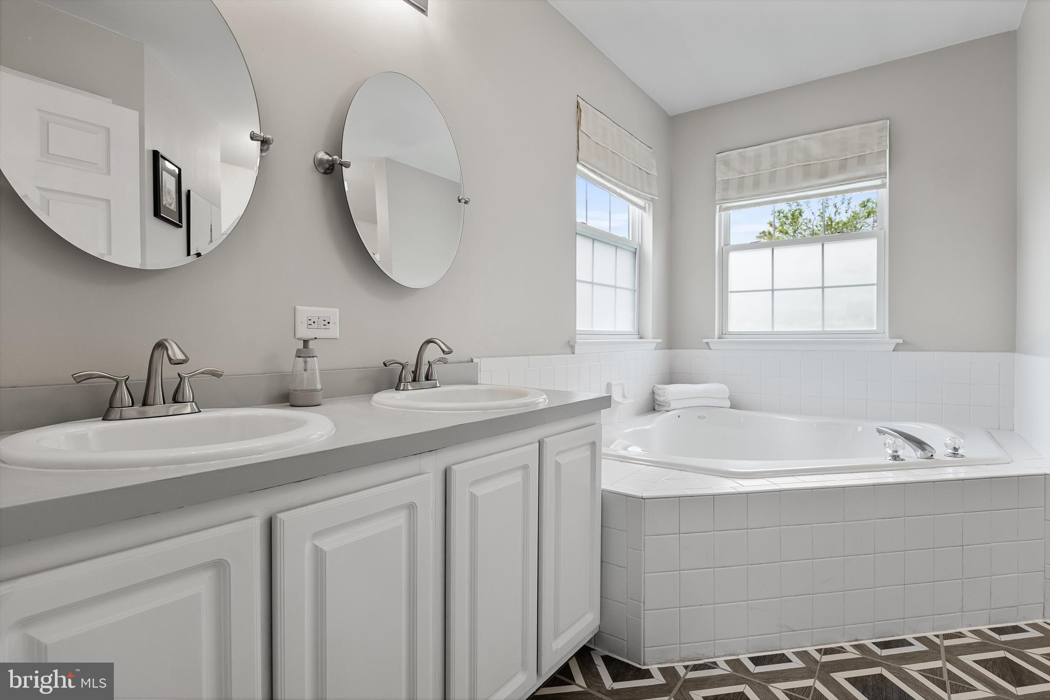 987 Honeysuckle Road Williamstown, NJ 08094 - Photo 32 of 65