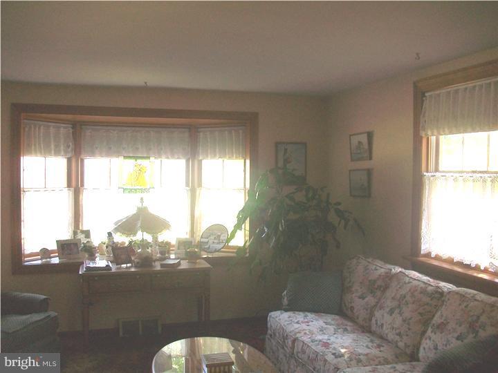 216 Hampton Road Hatboro, PA 19040 - Photo 11 of 25 Gallery Image 11