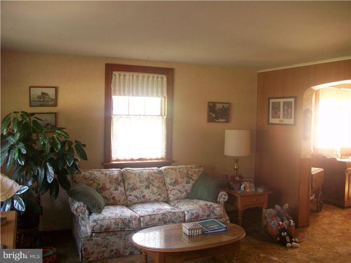 216 Hampton Road Hatboro, PA 19040 - Photo 13 of 25 Gallery Image 13