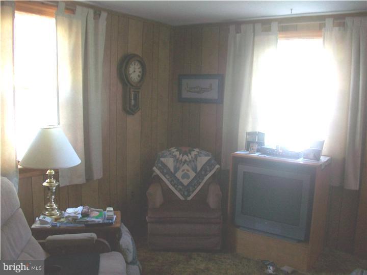 216 Hampton Road Hatboro, PA 19040 - Photo 21 of 25 Gallery Image 21