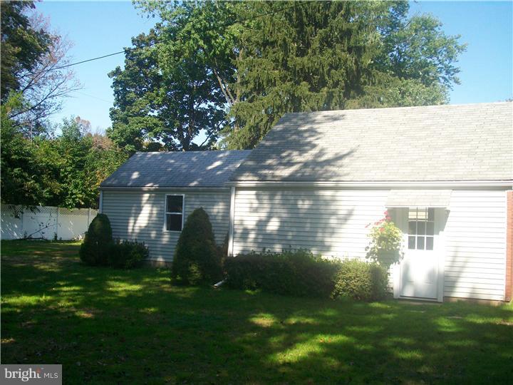 216 Hampton Road Hatboro, PA 19040 - Photo 4 of 25 Gallery Image 4
