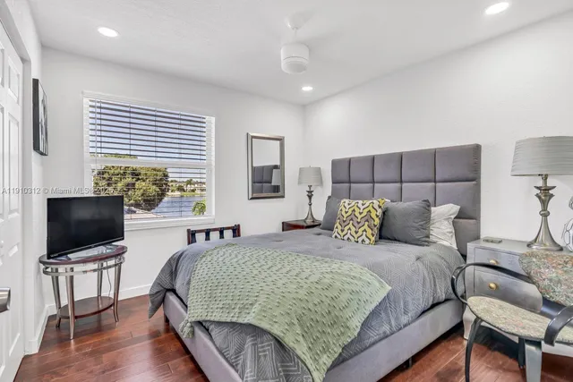 $975,000 | 15697 Northwest 12th Place, Pembroke Pines, FL 33028