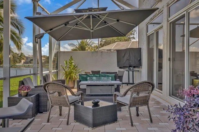 $975,000 | 15697 Northwest 12th Place, Pembroke Pines, FL 33028