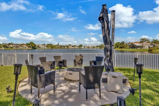 $975,000 | 15697 Northwest 12th Place, Pembroke Pines, FL 33028