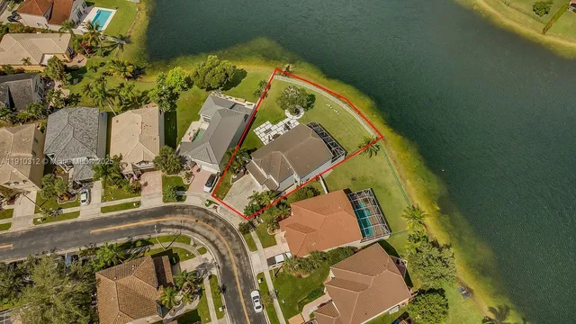 $975,000 | 15697 Northwest 12th Place, Pembroke Pines, FL 33028