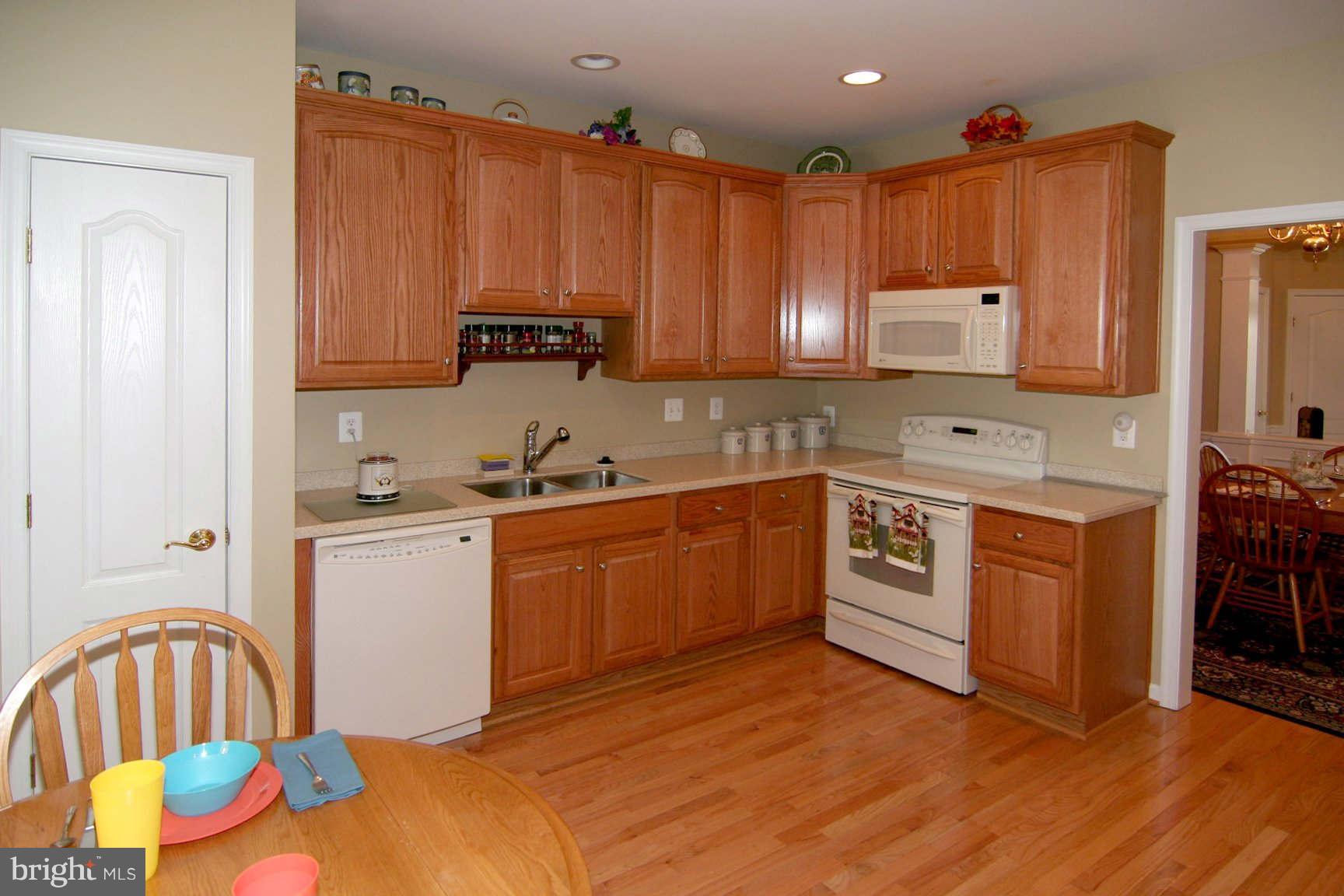 8237 Academy Road, Unit 39 Ellicott City, MD 21043 - Photo 4 of 22 Kitchen