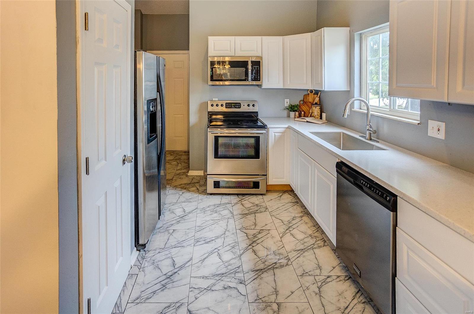 516 Copper Bend Road Maryville, IL 62062 - Photo 11 of 40