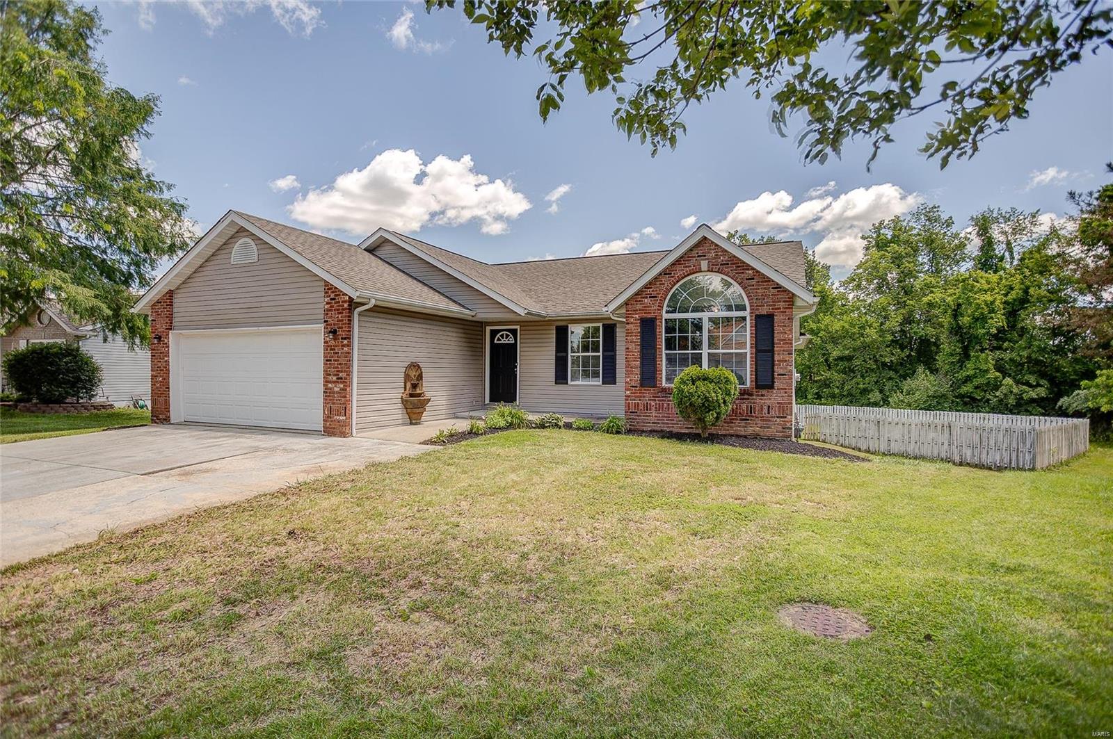 516 Copper Bend Road Maryville, IL 62062 - Photo 2 of 40