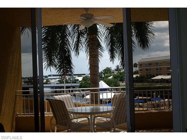 451 Bayfront Place, Unit 5206 Naples, FL 34102 - Photo 3 of 23