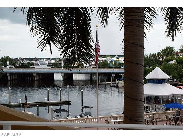 451 Bayfront Place, Unit 5206 Naples, FL 34102 - Photo 4 of 23