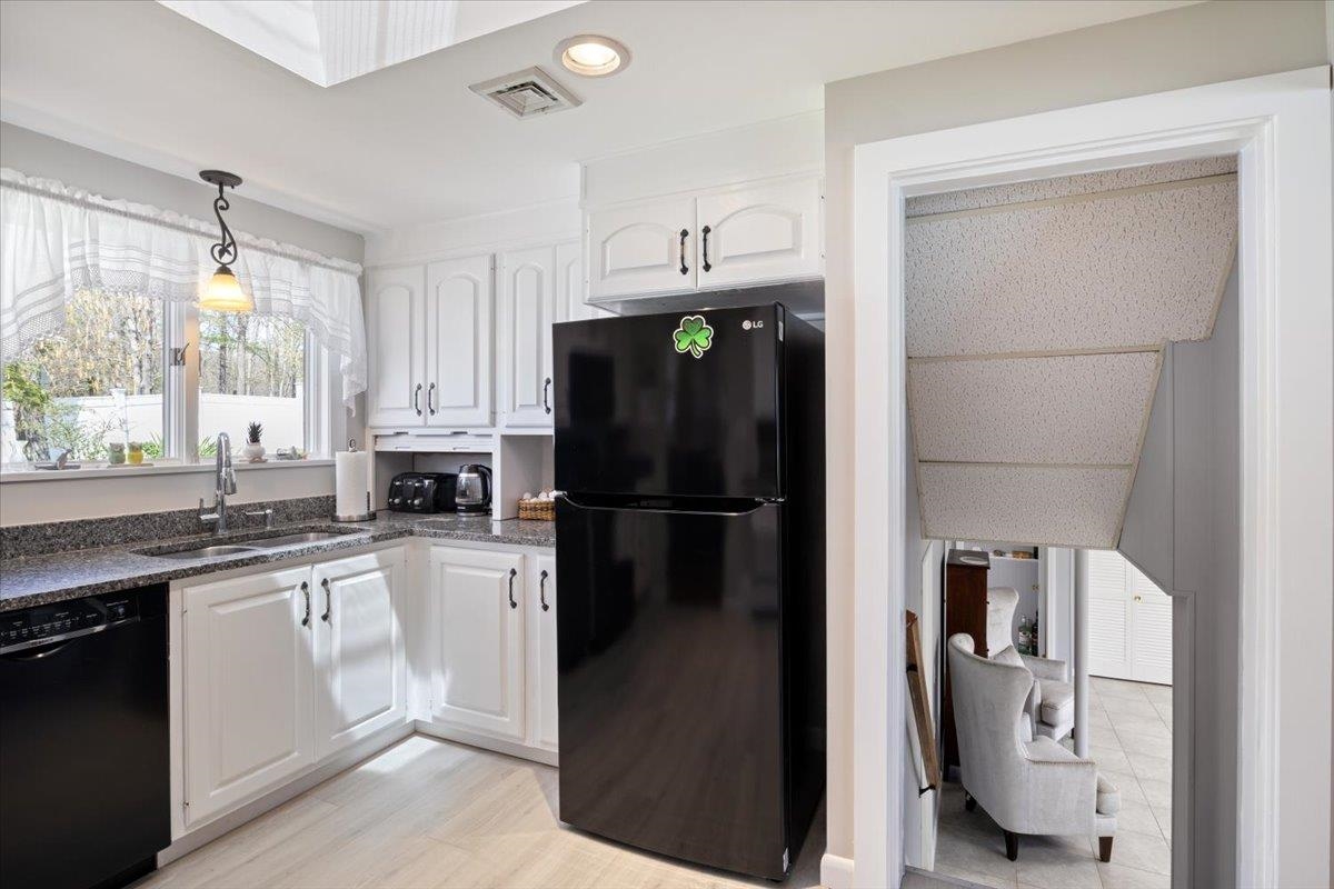 315 McKinley Road Portsmouth, NH 03801 - Photo 9 of 40