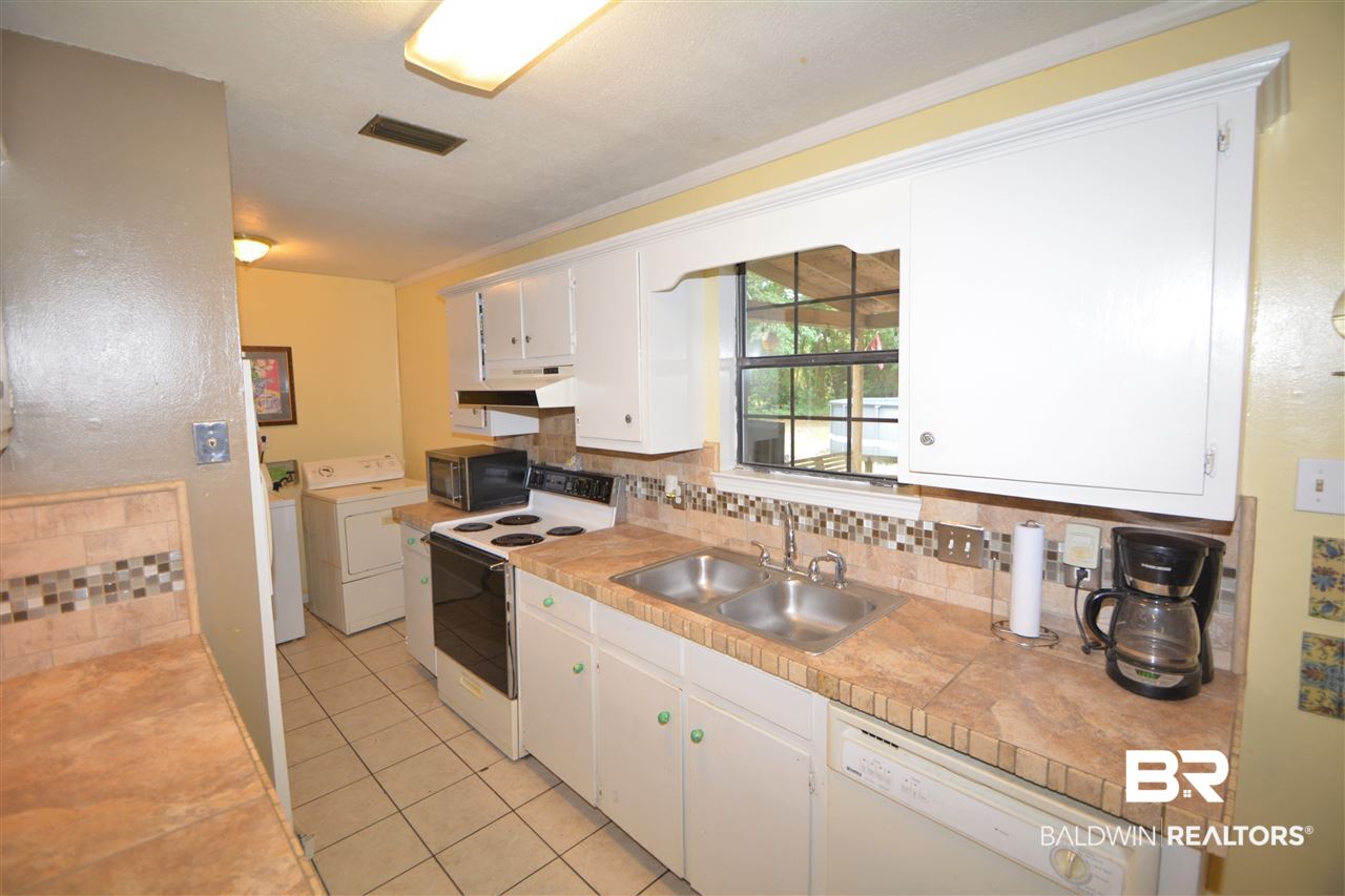 605 Mandrell Street Mobile, AL 36606 - Photo 3 of 25