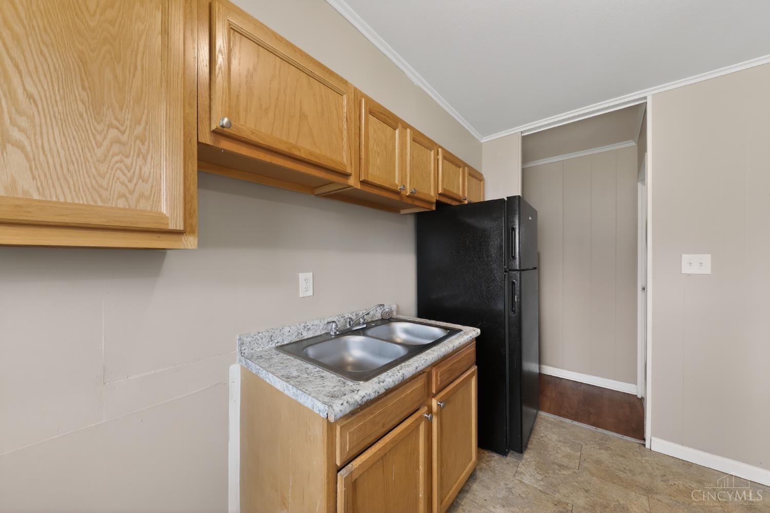 9570 Pippin Road Cincinnati, OH 45231 - Photo 23 of 30