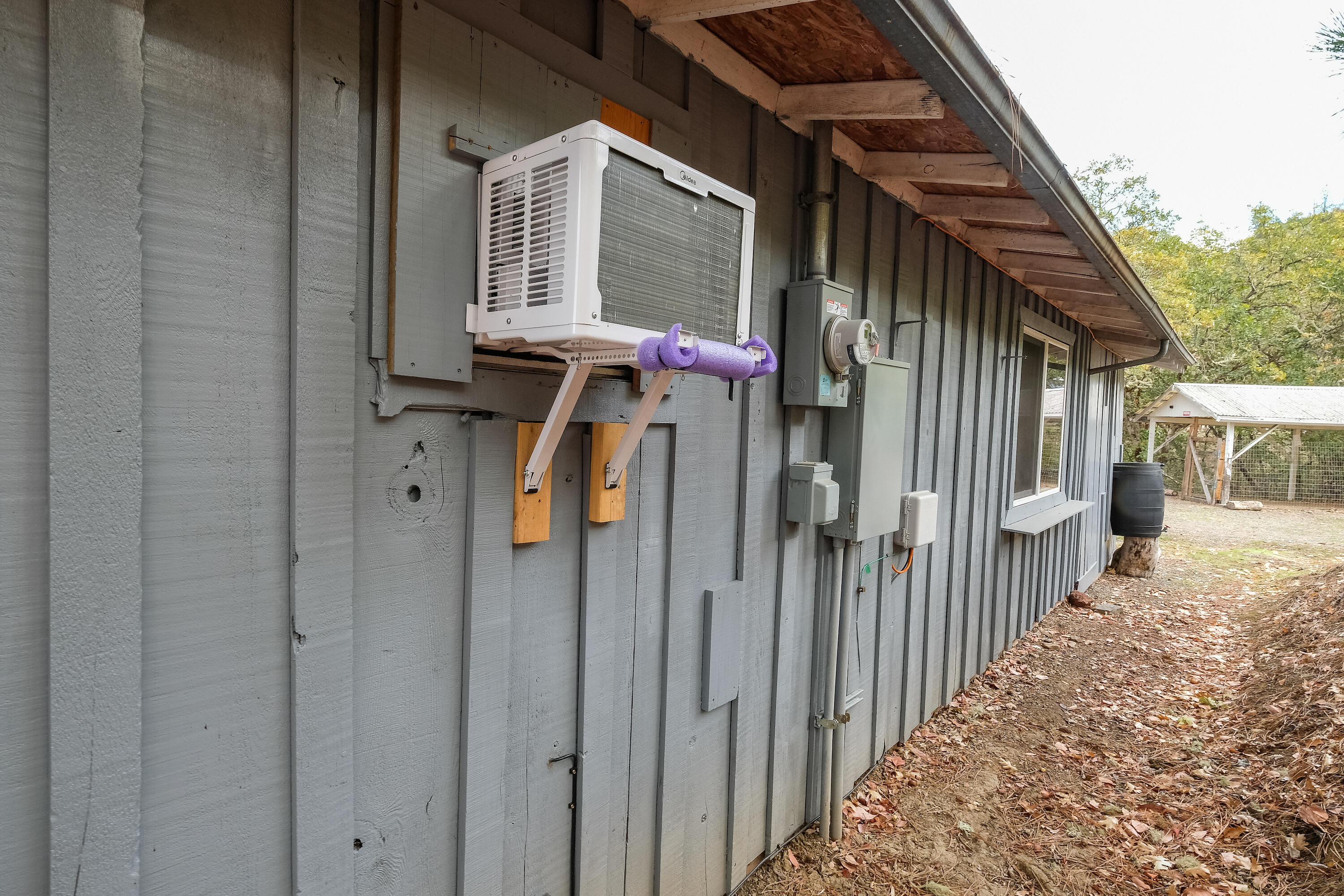 2946 Wards Creek Road Rogue River, OR 97537 - Photo 5 of 19 DSCF2660