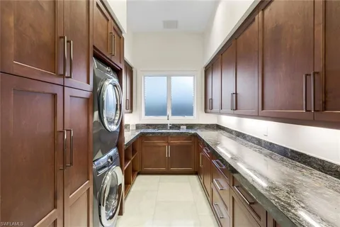 $15,900,000 | 605 Galleon Drive, Naples, FL 34102