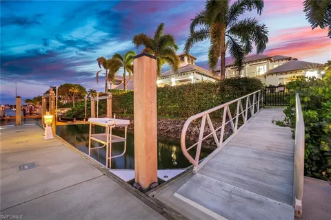 $15,900,000 | 605 Galleon Drive, Naples, FL 34102