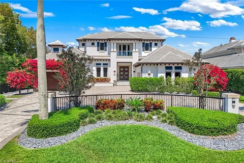 $15,900,000 | 605 Galleon Drive, Naples, FL 34102