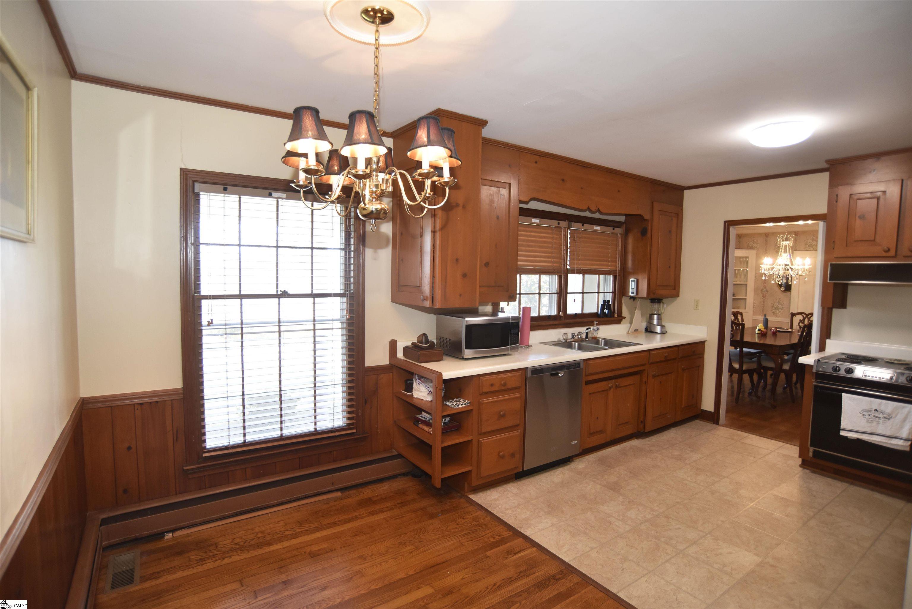 239 Sheffield Road Greer, SC 29651 - Photo 5 of 30